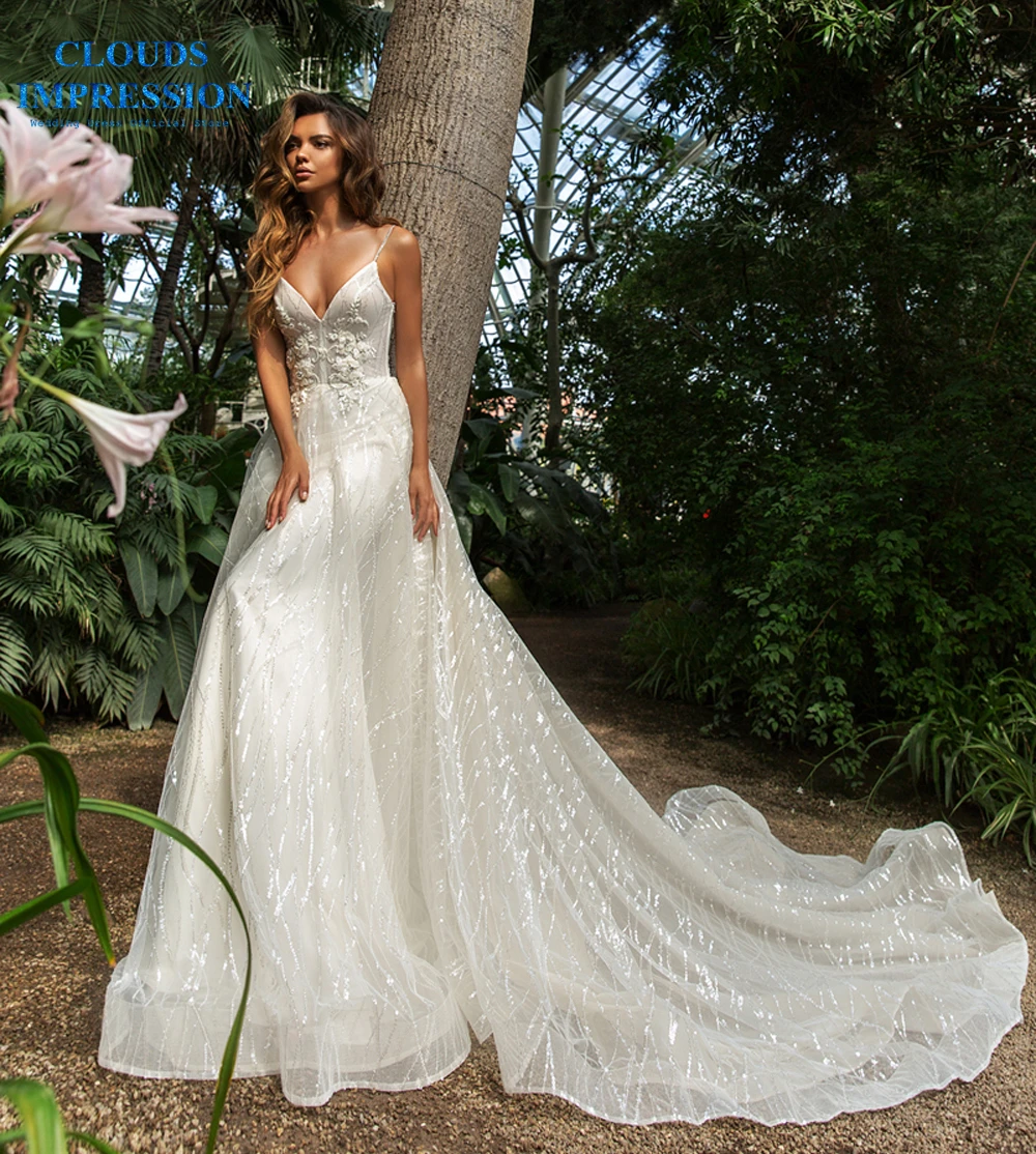 CLOUDS IMPRESSION Luxury Chapel Train A Line Wedding Dress 2019 Shiny Lace Beading Bridal Gowns Vestige De Noiva Plus Size
CLOUDS IMPRESSION Luxury Chapel Train A Line Wedding Dress 2019 Shiny Lace Beading Bridal Gowns Vestige De Noiva Plus Size