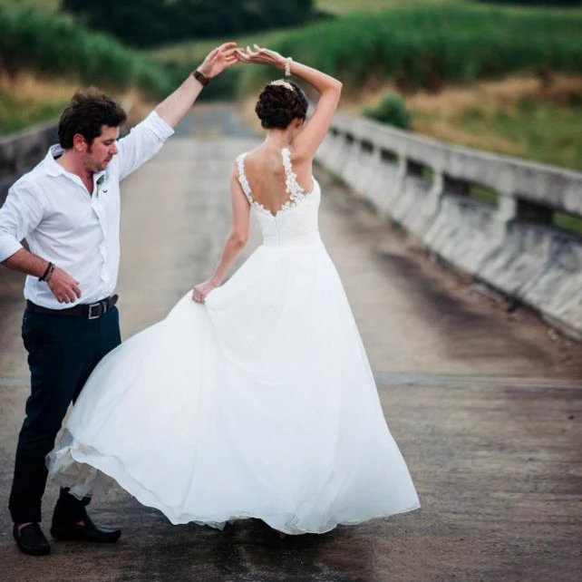 2018-lace-tulle-a-line-boho-wedding-dresses-sleeveless-summer-informal-outdoor-bridal-gowns-chic-beach-wedding-gowns-custom-made (2)