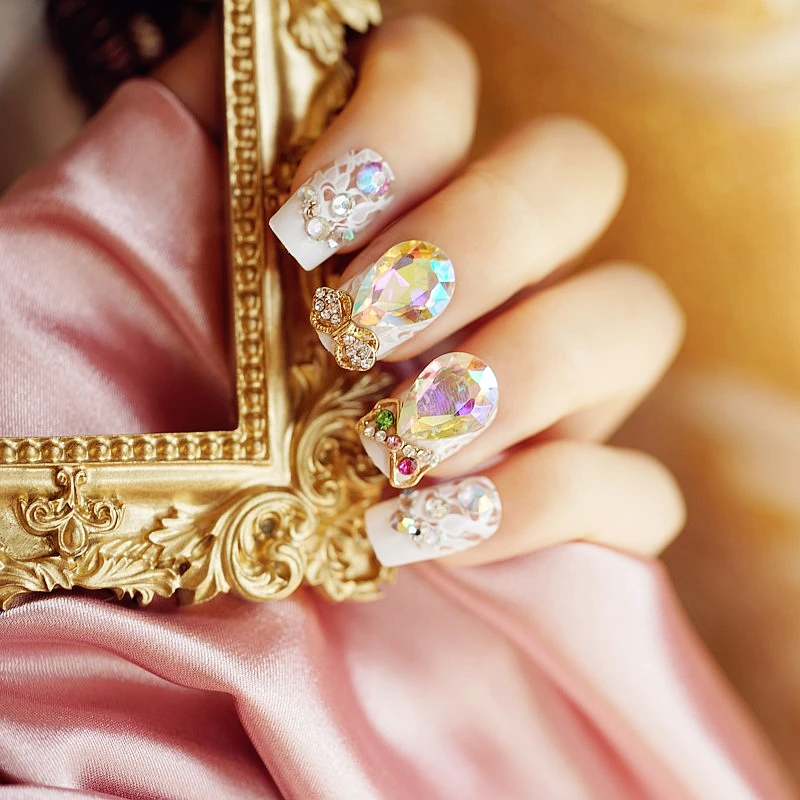 Beautiful bride decorated 3d fake nails Ins shining pure color with water drop decoration false nails lady full nail tips
Beautiful bride decorated 3d fake nails Ins shining pure color with water drop decoration false nails lady full nail tips