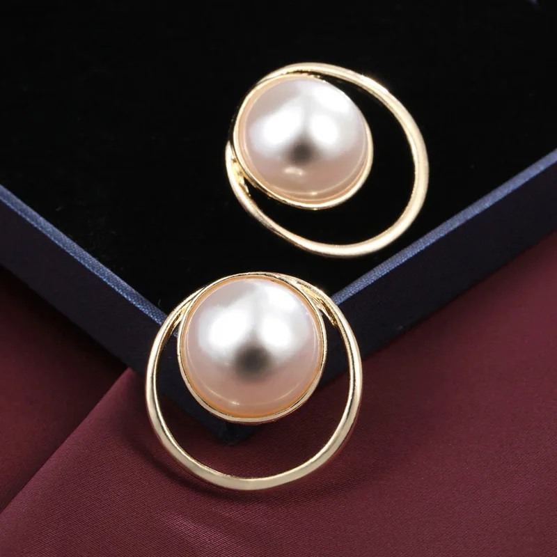 Hesiod Simple Fashion Imitation Pearl Round Stud Earrings for Women Gold Charm Circle Earring Wedding Jewelry
Hesiod Simple Fashion Imitation Pearl Round Stud Earrings for Women Gold Charm Circle Earring Wedding Jewelry