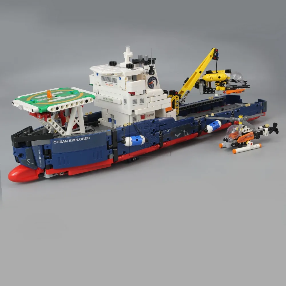 Lepin 20034 Genuine Technic Series Remote-control The Searching Ship Set Building Blocks Bricks Toys 42064 puzzel for kids gift
Lepin 20034 Genuine Technic Series Remote-control The Searching Ship Set Building Blocks Bricks Toys 42064 puzzel for kids gift