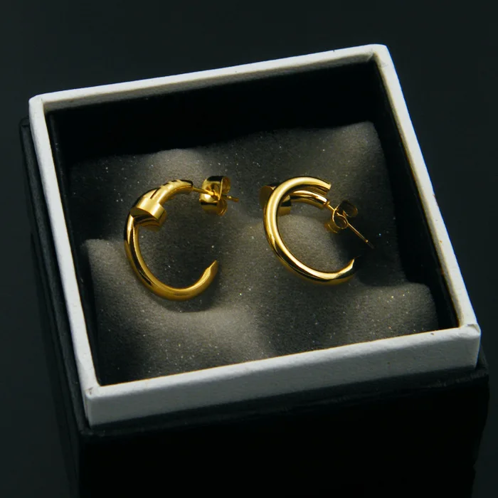 Fashion unisex Commute Titanium steel nail earrings punk bending type C personality Circle big screw Earrings
Fashion unisex Commute Titanium steel nail earrings punk bending type C personality Circle big screw Earrings
