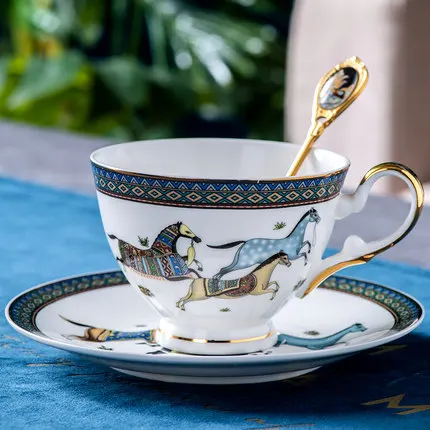 Bone china Tea cup Dish Set with spoon Home European Porcelain Coffee Cup and saucer Set English Style Ceramic Afternoon Tea Cup
Bone china Tea cup Dish Set with spoon Home European Porcelain Coffee Cup and saucer Set English Style Ceramic Afternoon Tea Cup