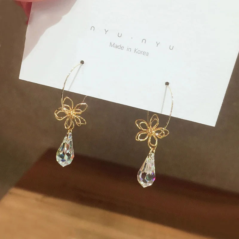 MENGJIQIAO New Fashion Design Crystal Water Drop Cirlce Hoop Earrings For Women Handmade Flower Charm Jewelry Party Brincos
MENGJIQIAO New Fashion Design Crystal Water Drop Cirlce Hoop Earrings For Women Handmade Flower Charm Jewelry Party Brincos