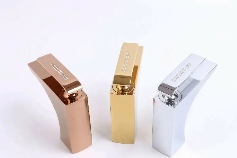 Rose gold/gold /Chrome solid brass Bathroom Sink square Faucet modern mixer tap deck mounted Crystal handle Luxury
Rose gold/gold /Chrome solid brass Bathroom Sink square Faucet modern mixer tap deck mounted Crystal handle Luxury