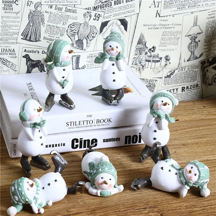 Creative cute cartoon Christmas snowman doll decorations resin crafts home accessories
Creative cute cartoon Christmas snowman doll decorations resin crafts home accessories