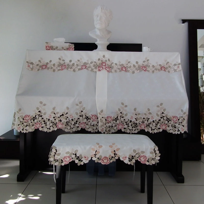 Gorgeous rose series Rural cloth art Chinese embroidery Piano cover The piano stool cover A
Gorgeous rose series Rural cloth art Chinese embroidery Piano cover The piano stool cover A