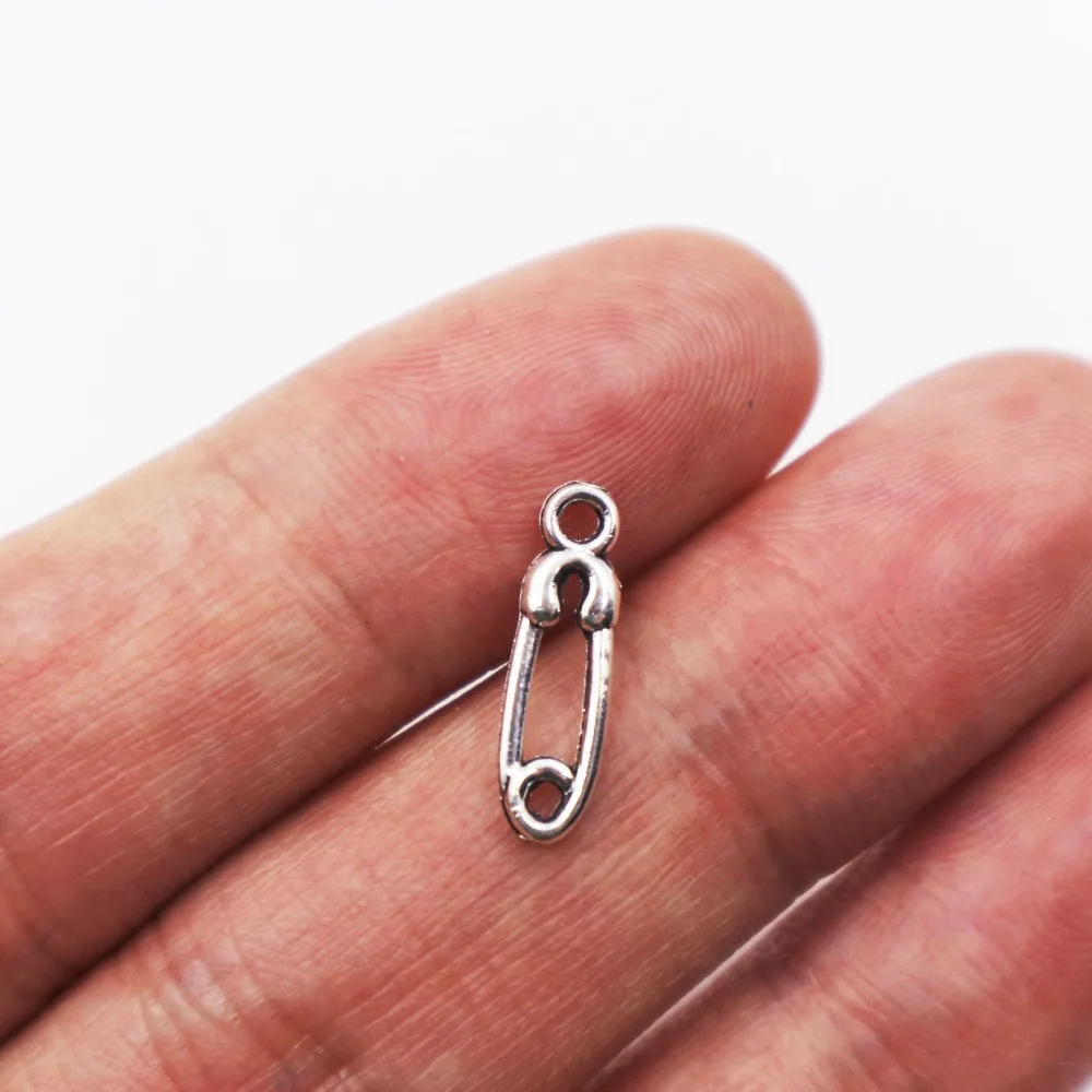 100pcs Tibetan Silver Plated Safety pin Charms for Jewelry Making Accessories DIY 12*5*1.5mm
100pcs Tibetan Silver Plated Safety pin Charms for Jewelry Making Accessories DIY 12*5*1.5mm