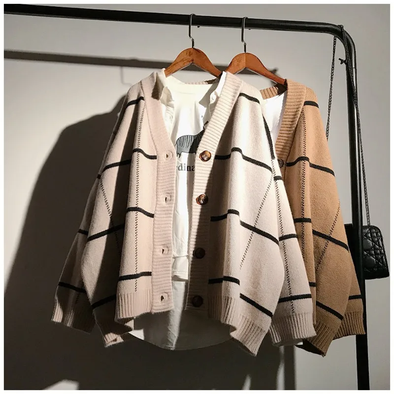 2019 new autumn loose sweater coat long sleeve lattice single-breasted V-neck leisure knit cardigan commuting women clothing C16
2019 new autumn loose sweater coat long sleeve lattice single-breasted V-neck leisure knit cardigan commuting women clothing C16