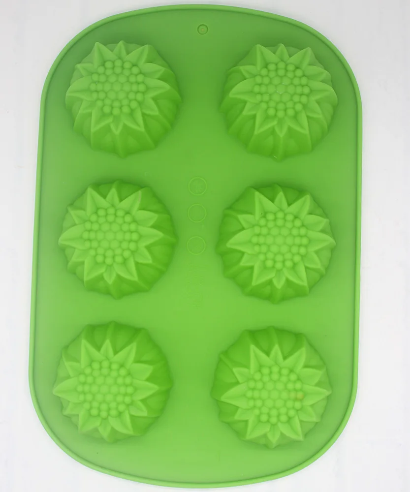 6 even hole sunflower sun Yang flower silica gel cake mold hand-made baking mold moon cake mold
6 even hole sunflower sun Yang flower silica gel cake mold hand-made baking mold moon cake mold