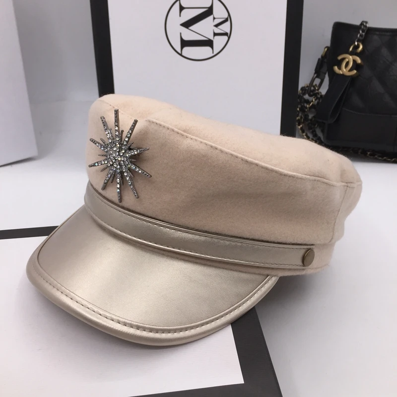 Fashion temperament cap woolMs splicing leather navy hat brim khaki leisure newsboy cap Diamond decoration Visors
Fashion temperament cap woolMs splicing leather navy hat brim khaki leisure newsboy cap Diamond decoration Visors