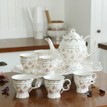 Europe Bone China Coffee Cup Set British High-grade Afternoon Flower tea cup set Creative ceramic cup Pot Tray gift box packing
Europe Bone China Coffee Cup Set British High-grade Afternoon Flower tea cup set Creative ceramic cup Pot Tray gift box packing