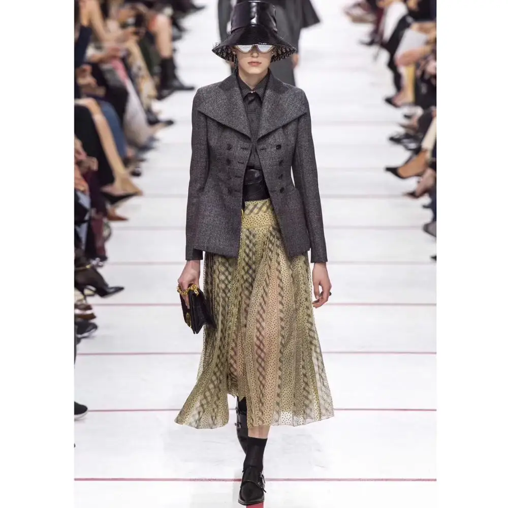 2019 Fashion Women's New Mesh Skirt Gradient Color Mesh Pleated Skirt High Quality Dot Printed Pleated Mid-length Skirt
2019 Fashion Women's New Mesh Skirt Gradient Color Mesh Pleated Skirt High Quality Dot Printed Pleated Mid-length Skirt