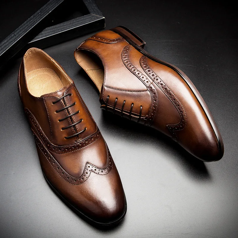 Brand Quality Men Brogues Genuine Leather Men Dress Shoes Lace Up Pointed Toe Carving Oxford Men Wedding S
Brand Quality Men Brogues Genuine Leather Men Dress Shoes Lace Up Pointed Toe Carving Oxford Men Wedding S