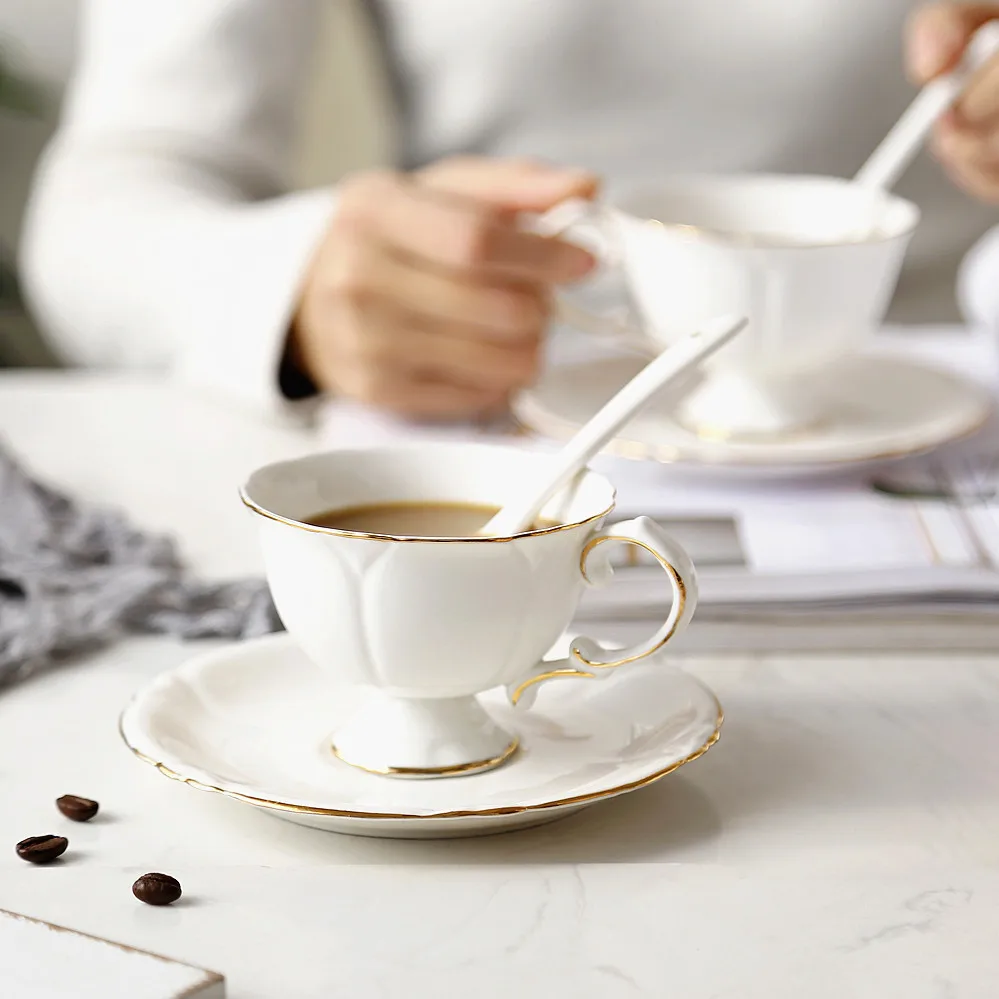 Concise Court Style Trace Gold Bone China Latte Coffee Mug Scented Tea Espresso Cup Set With Tray saucer Teacup Caneca Caveira
Concise Court Style Trace Gold Bone China Latte Coffee Mug Scented Tea Espresso Cup Set With Tray saucer Teacup Caneca Caveira