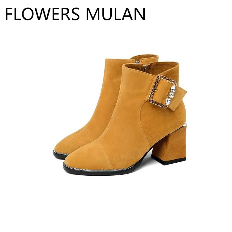 Fashion Zapatos De Mujer Caramel Colour Black Suede Ankle Boots For Women Round Toe Chunky Heel Lady Botas With Crystal Buckle
Fashion Zapatos De Mujer Caramel Colour Black Suede Ankle Boots For Women Round Toe Chunky Heel Lady Botas With Crystal Buckle