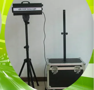 led 300w follow spot light with flightcase Beam Following Light 200w 300w wedding decoration performance stage lighting beam
led 300w follow spot light with flightcase Beam Following Light 200w 300w wedding decoration performance stage lighting beam
