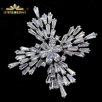 Old European Stylish Baguette Cut CZ Flower Domed Clear Cross Shaped Brooches Snowflake Pins Winter Holiday Jewelry for Women
Old European Stylish Baguette Cut CZ Flower Domed Clear Cross Shaped Brooches Snowflake Pins Winter Holiday Jewelry for Women