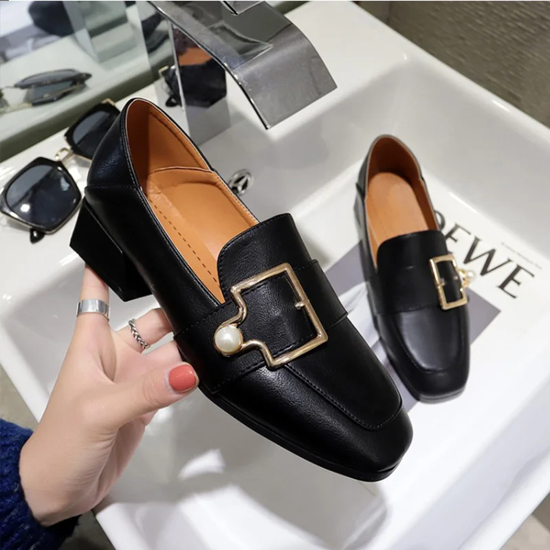 Autumn Women Shoes Solid PU Low Heels Buckle Pearl Slip On Loafers Female Elegant Square Toe Oxford Shoes For Girls Footwear
Autumn Women Shoes Solid PU Low Heels Buckle Pearl Slip On Loafers Female Elegant Square Toe Oxford Shoes For Girls Footwear