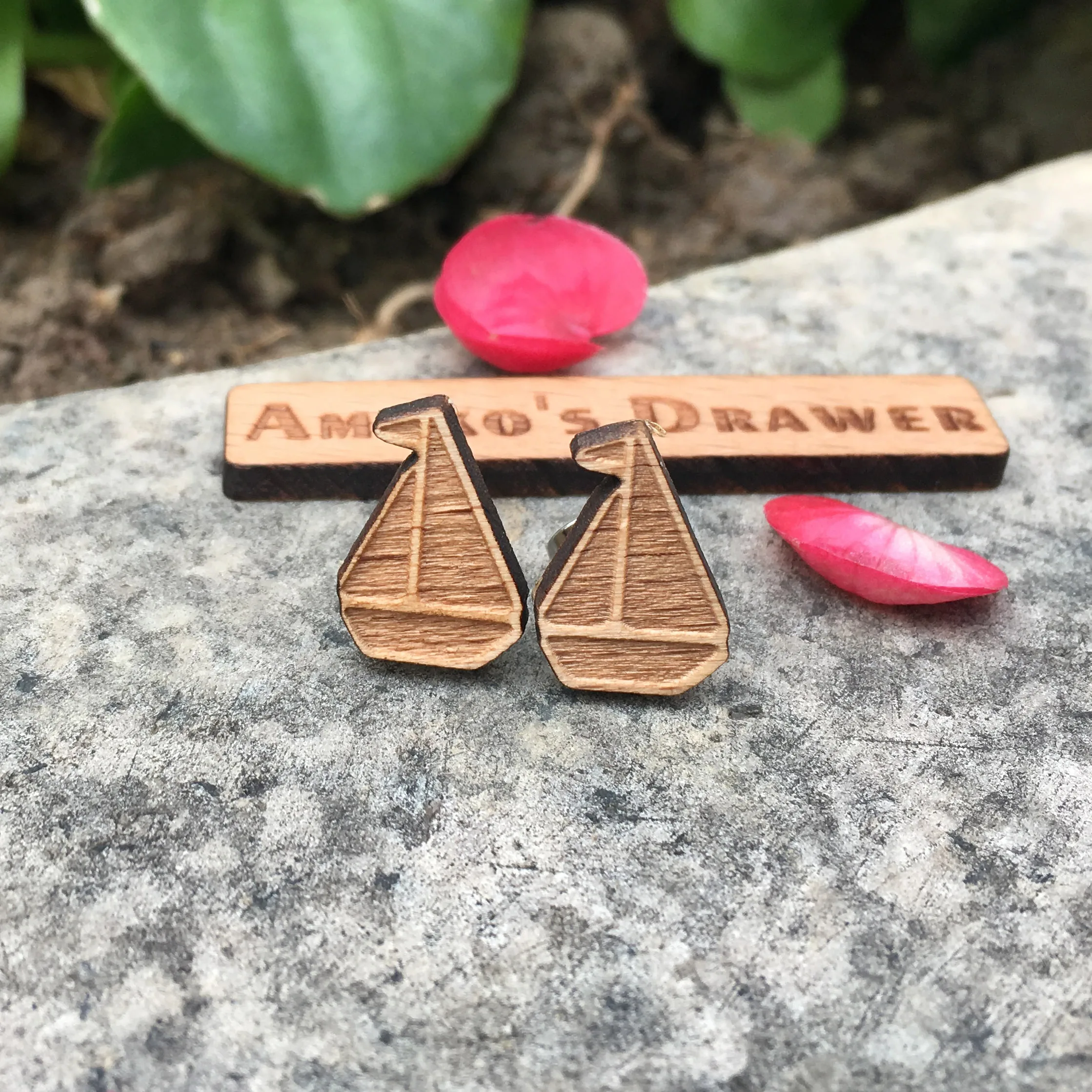 Sailing Boat Shape Laser Engraved Ocean Style Earrings Vessel Stud Yacht Wooden Earring X 1 Pair
Sailing Boat Shape Laser Engraved Ocean Style Earrings Vessel Stud Yacht Wooden Earring X 1 Pair