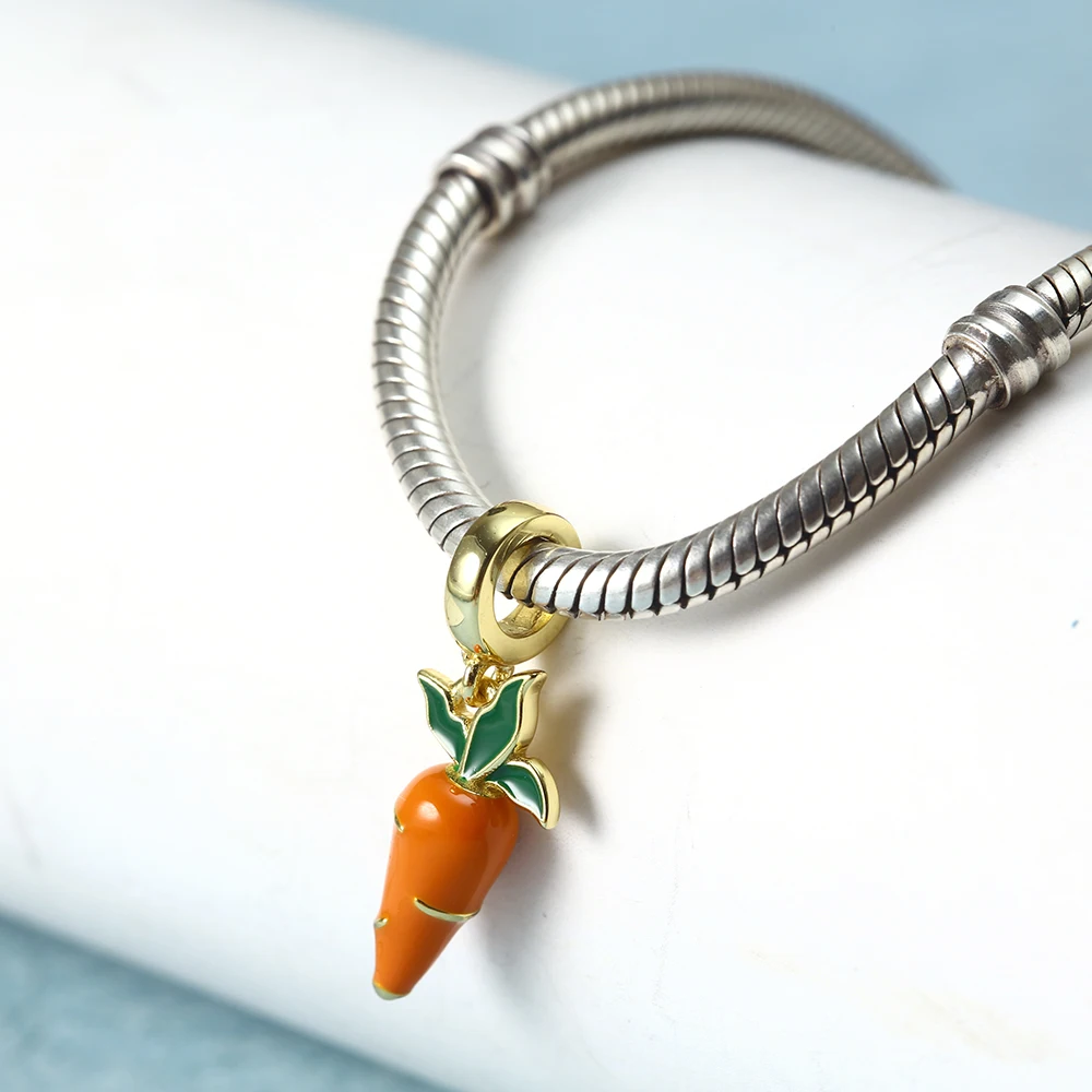 Carrot Silver Charms Fits Pandora Bracelets Original 925 Silver Charms Christmas Pendant charms plata de ley 925 Dropshipping
Carrot Silver Charms Fits Pandora Bracelets Original 925 Silver Charms Christmas Pendant charms plata de ley 925 Dropshipping