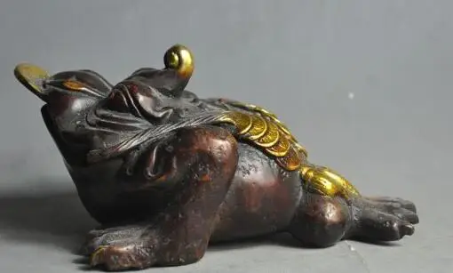 S01926 7"Chinese Fengshui Bronze Gilt Wealth Money Golden Toad Spittor bufo Coin Statue (A0321)
S01926 7"Chinese Fengshui Bronze Gilt Wealth Money Golden Toad Spittor bufo Coin Statue (A0321)