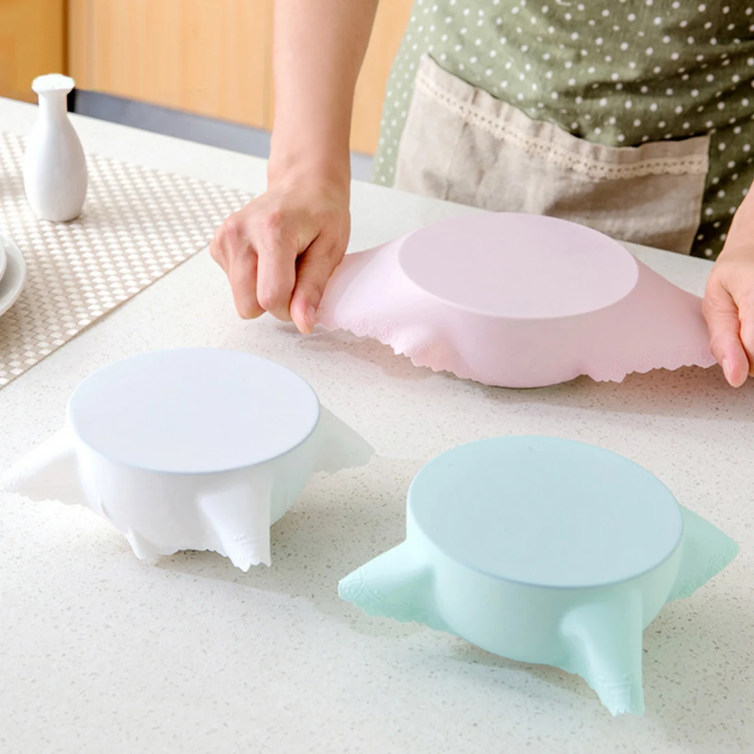 Silicone Wrap Food Seal Cover Fresh Keep Wraps Table Mat Stretch Cling Film Pad Placemat Useful Kitchen Tablewares Tool Funnel
Silicone Wrap Food Seal Cover Fresh Keep Wraps Table Mat Stretch Cling Film Pad Placemat Useful Kitchen Tablewares Tool Funnel