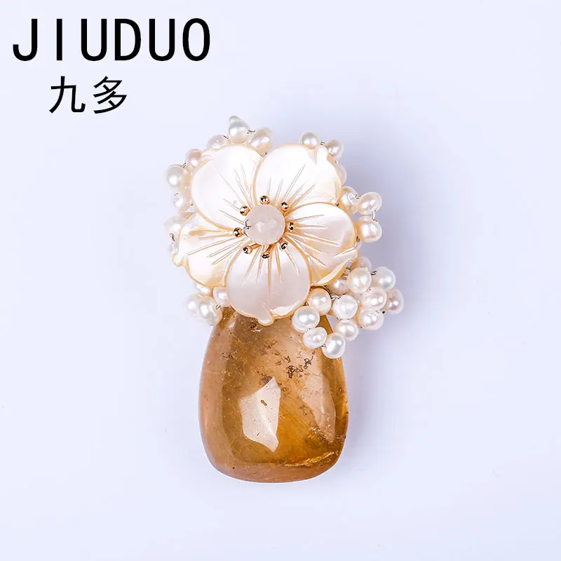 Korean version of the personality simple fashion brooch pearl zircon inlaid temperament corsage
Korean version of the personality simple fashion brooch pearl zircon inlaid temperament corsage