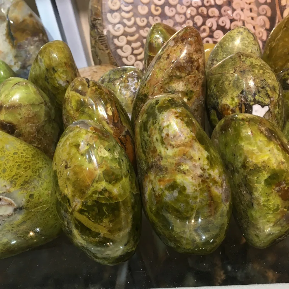 Beautiful Natural Green Opel Stone Stand Ornament Raw Gemstone Meditation Crystal Healing Energy Mineral Home Decoration
Beautiful Natural Green Opel Stone Stand Ornament Raw Gemstone Meditation Crystal Healing Energy Mineral Home Decoration
