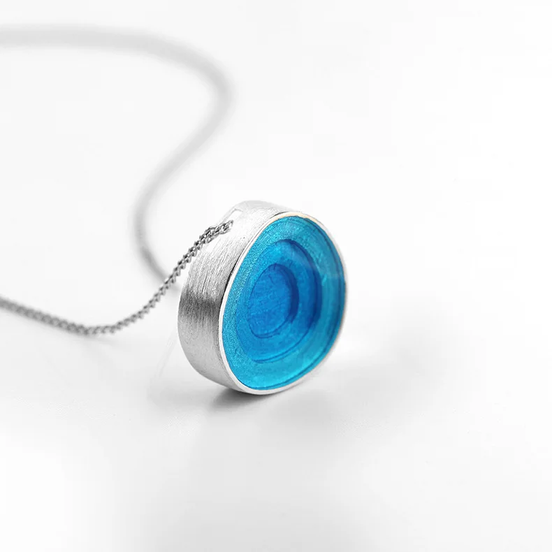 INATURE 925 Sterling Silver Blue Enamel Fashion Geometric Round Pendant Necklaces For Women Jewelry
INATURE 925 Sterling Silver Blue Enamel Fashion Geometric Round Pendant Necklaces For Women Jewelry