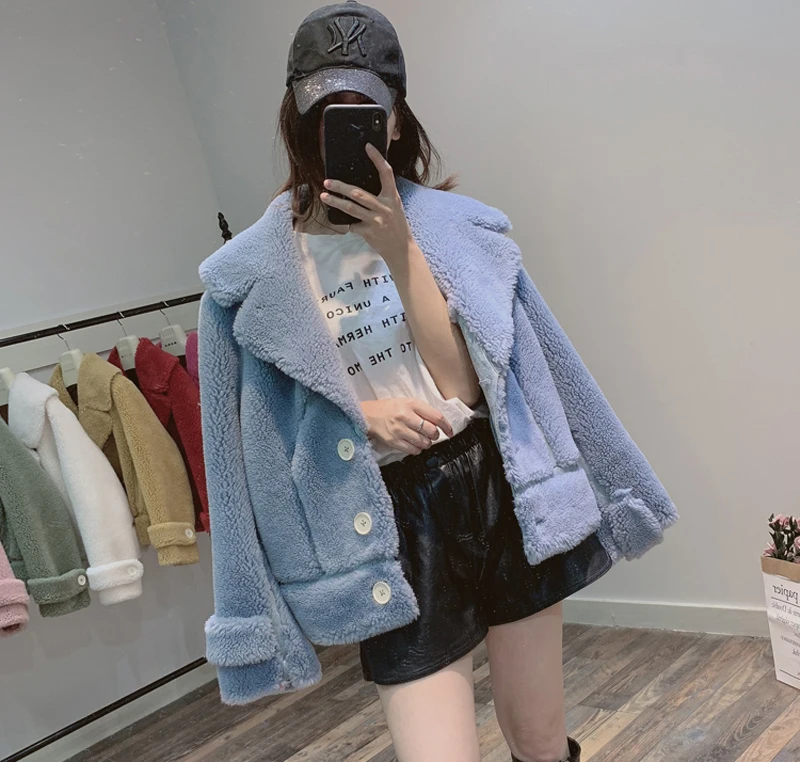 New Granular wool sheep shearing coat women Lamb wool coat with composite fur wool jacket winter thick fur size is big F1098
New Granular wool sheep shearing coat women Lamb wool coat with composite fur wool jacket winter thick fur size is big F1098