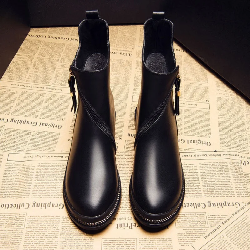 2017 autumn new leather Martin boots motorcycle boots women fashion leather boots 
2017 autumn new leather Martin boots motorcycle boots women fashion leather boots