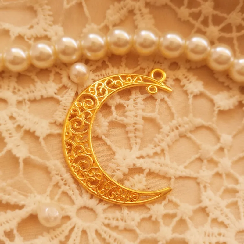 30*40mm 20pcs moon charms Alloy Pendant fit for necklaces bracelets DIY Female Fashion Jewelry earring decoration
30*40mm 20pcs moon charms Alloy Pendant fit for necklaces bracelets DIY Female Fashion Jewelry earring decoration