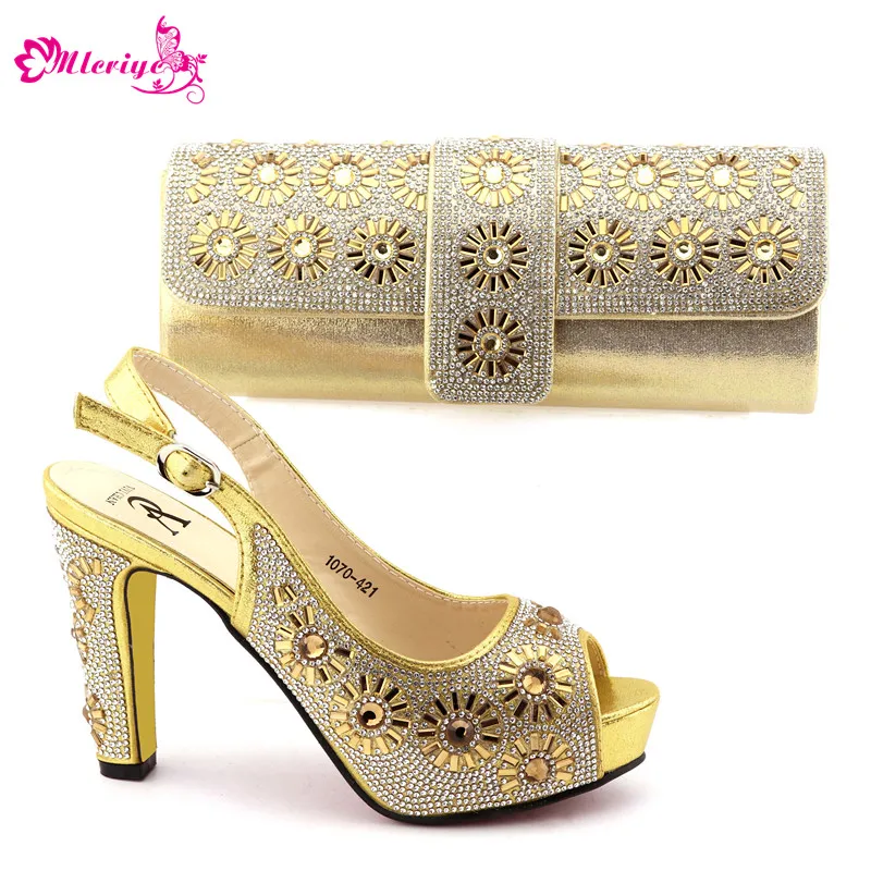 Italian Shoes with Matching Bag High Quality Nigerian Women Wedding Shoe and Bag Set Decorated with Rhinestone Summer Shoe Women
Italian Shoes with Matching Bag High Quality Nigerian Women Wedding Shoe and Bag Set Decorated with Rhinestone Summer Shoe Women