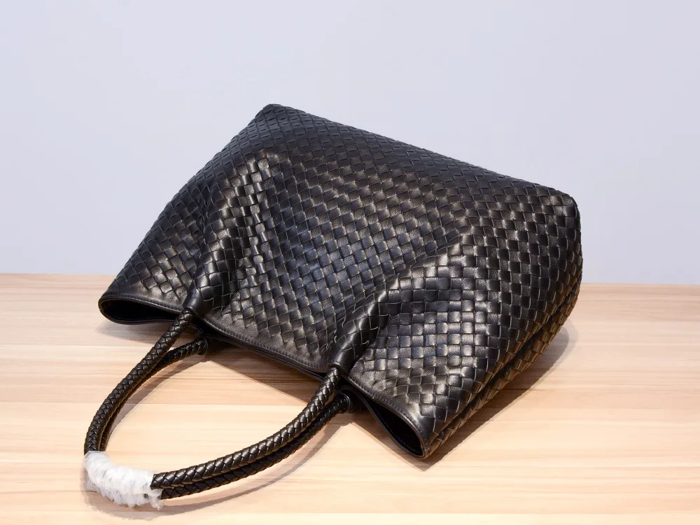 2019 Genuine leather manual Weave Handheld large capacity package Woman High-quality Inner zipper bag Dermis in and out of 2019 Genuine leather manual Weave Handheld large capacity package Woman High-quality Inner zipper bag Dermis in and out of