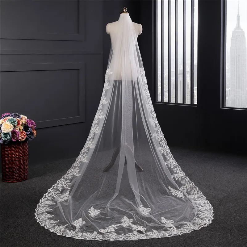 Lace Appliques Top Grass 3*1.5M Long Tail One-Layer Lace Edge Long Train Beautiful Bridal Veil For Wedding Dress
Lace Appliques Top Grass 3*1.5M Long Tail One-Layer Lace Edge Long Train Beautiful Bridal Veil For Wedding Dress