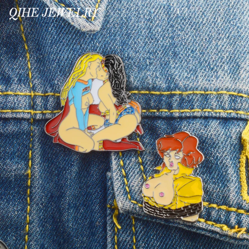 QIHE JEWELRY 2pcs/set Wonder Women and Supergirl Kissing Pins April O'Neal pin Women Gay Couples Brooch Badges Superhero jewelry
QIHE JEWELRY 2pcs/set Wonder Women and Supergirl Kissing Pins April O'Neal pin Women Gay Couples Brooch Badges Superhero jewelry