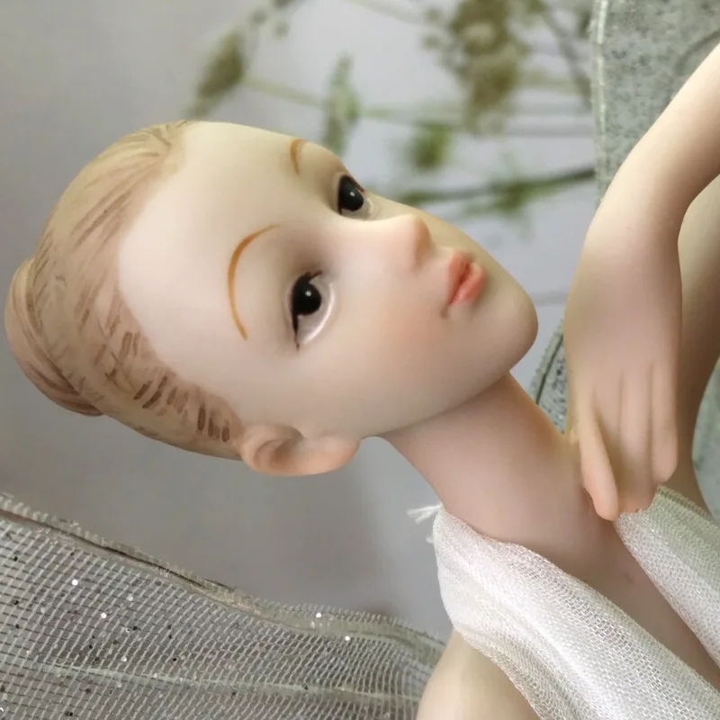Ballet Dancer Figurine (9)