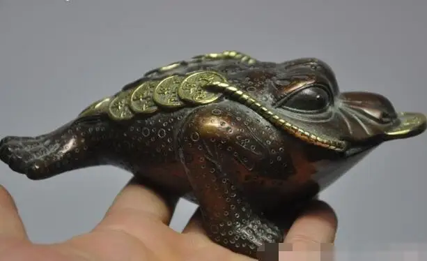 S2494 6"chinese bronze wealth money coin Golden Toad Spittor Auspicious lucky statue discount 30% (C0324)
S2494 6"chinese bronze wealth money coin Golden Toad Spittor Auspicious lucky statue discount 30% (C0324)