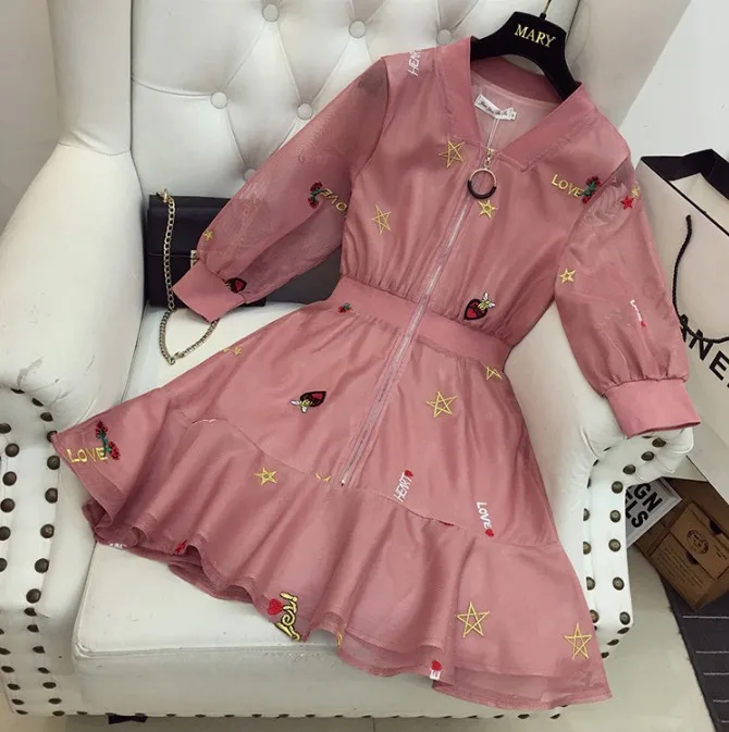 2019 New Fashion Summer Women's V-neck Embroidery Fairy Gauze Dress Slim Spring Lady Girls A-line Dresses
2019 New Fashion Summer Women's V-neck Embroidery Fairy Gauze Dress Slim Spring Lady Girls A-line Dresses