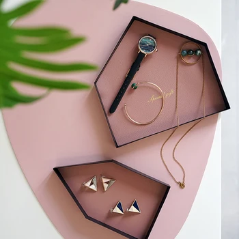 House shape Man-made leather tray cake tools for party decoration perfume/makeup/jewelry storage rings plate
House shape Man-made leather tray cake tools for party decoration perfume/makeup/jewelry storage rings plate