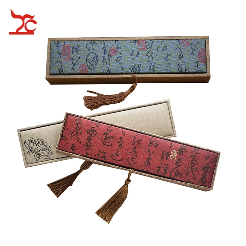 Retro Luxury Tassel Linen Pendant Box Rectangular Flax Calligraphy Lotus Screen Pendant Bracelet Pear Chain Storage Box24*6*4cm
Retro Luxury Tassel Linen Pendant Box Rectangular Flax Calligraphy Lotus Screen Pendant Bracelet Pear Chain Storage Box24*6*4cm