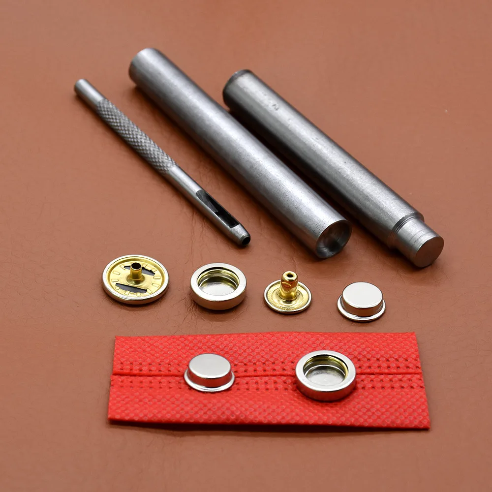20 sets of metal copper snap buttons + manual installation tools,Down button,DIY accessories. high-grade metal snap.
20 sets of metal copper snap buttons + manual installation tools,Down button,DIY accessories. high-grade metal snap.