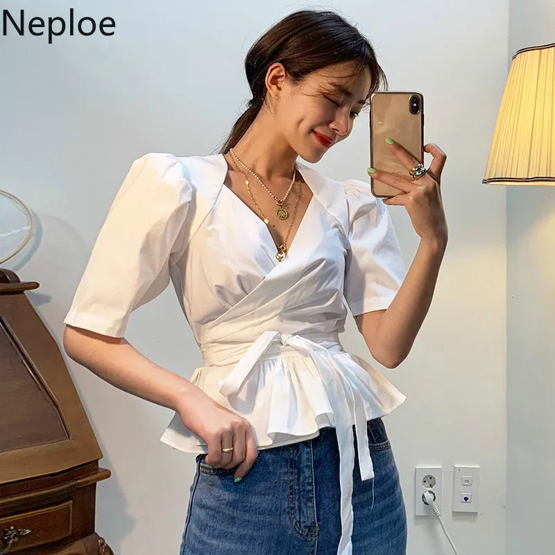 Neploe Korean Short Sleeve Blouse Women 2019 Summer V-neck Shirt Bandage Slim Waist Short Ruffles Blusas White Black Tops 52990
Neploe Korean Short Sleeve Blouse Women 2019 Summer V-neck Shirt Bandage Slim Waist Short Ruffles Blusas White Black Tops 52990