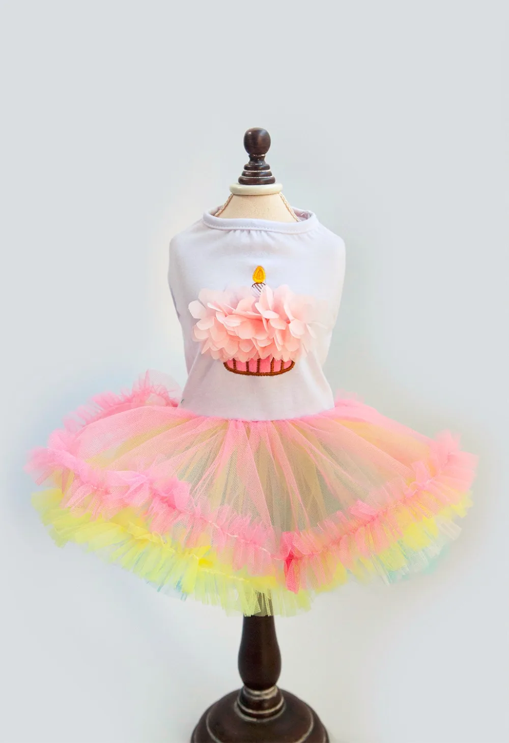 New Coming Colorful Cake Style Pet dogs Dress Free Shipping dogs coat dogs dress dog skirt small puppy spring summer clothing
New Coming Colorful Cake Style Pet dogs Dress Free Shipping dogs coat dogs dress dog skirt small puppy spring summer clothing