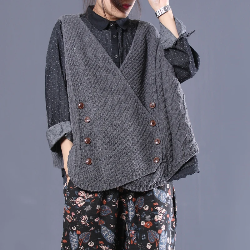New--2019 female new spring Korean version plus size literary double-breasted fashion V-neck irregular hem loose sweater vest
New--2019 female new spring Korean version plus size literary double-breasted fashion V-neck irregular hem loose sweater vest