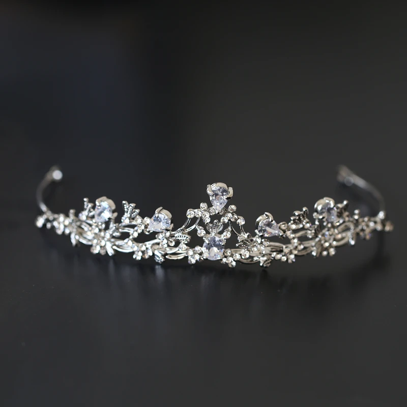 Silver Waterdrop Flower Headdress Zircon Crown Headband Bridal Wedding Hair Accessory
Silver Waterdrop Flower Headdress Zircon Crown Headband Bridal Wedding Hair Accessory