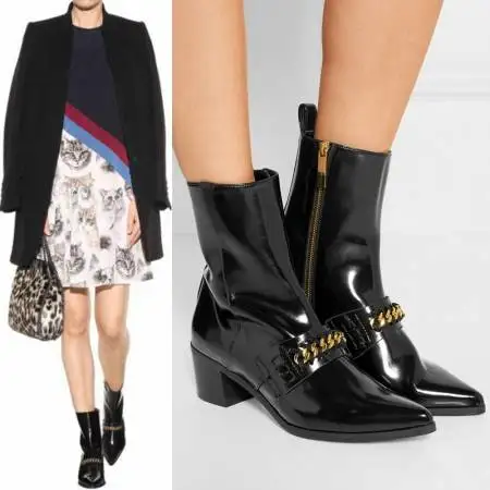 2016 new boots with thick side zipper in Europe with a metal chain retro female Knight leather boots.
2016 new boots with thick side zipper in Europe with a metal chain retro female Knight leather boots.