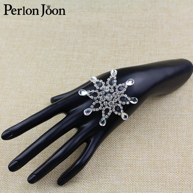 5 PCS 2.36*2.36 inch Rhinestone Hot-fix Patches Big Star flower Crystal applique decoration in the wedding clothes shoes TJ 020
5 PCS 2.36*2.36 inch Rhinestone Hot-fix Patches Big Star flower Crystal applique decoration in the wedding clothes shoes TJ 020