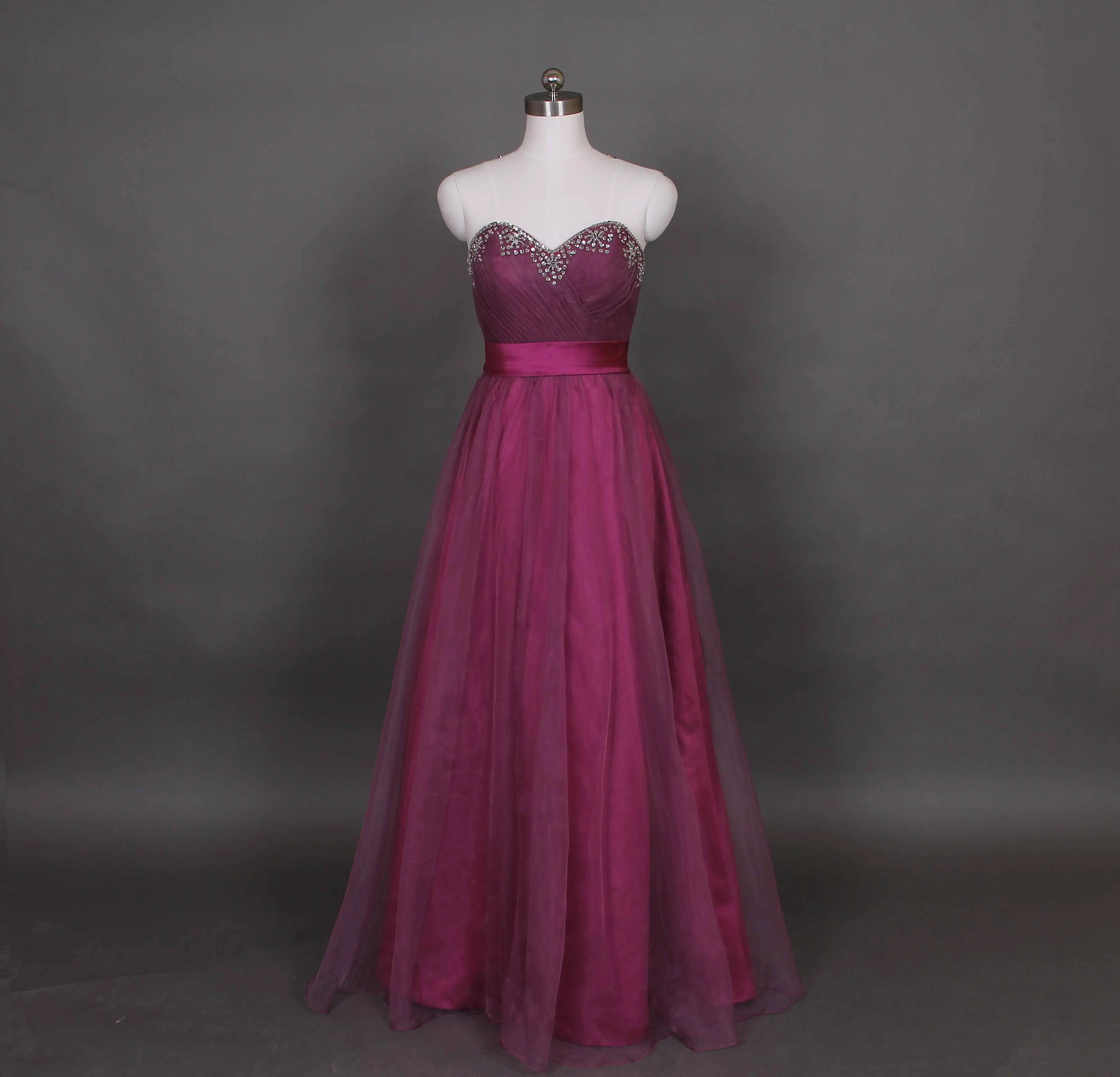 Sexy formal evening dress lilac organza sweetheart neckline beaded party gown custom size
Sexy formal evening dress lilac organza sweetheart neckline beaded party gown custom size